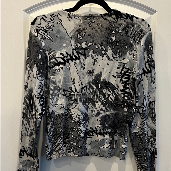 Women's Sweater black and silver gray with embellishments around the neck - Picture 5 of 6